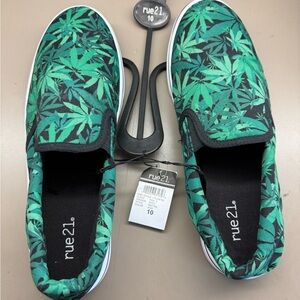 New Men’s Rue 21 Cannabis Marijuana Weed Print Theme Soft Slip On Shoes Size M10